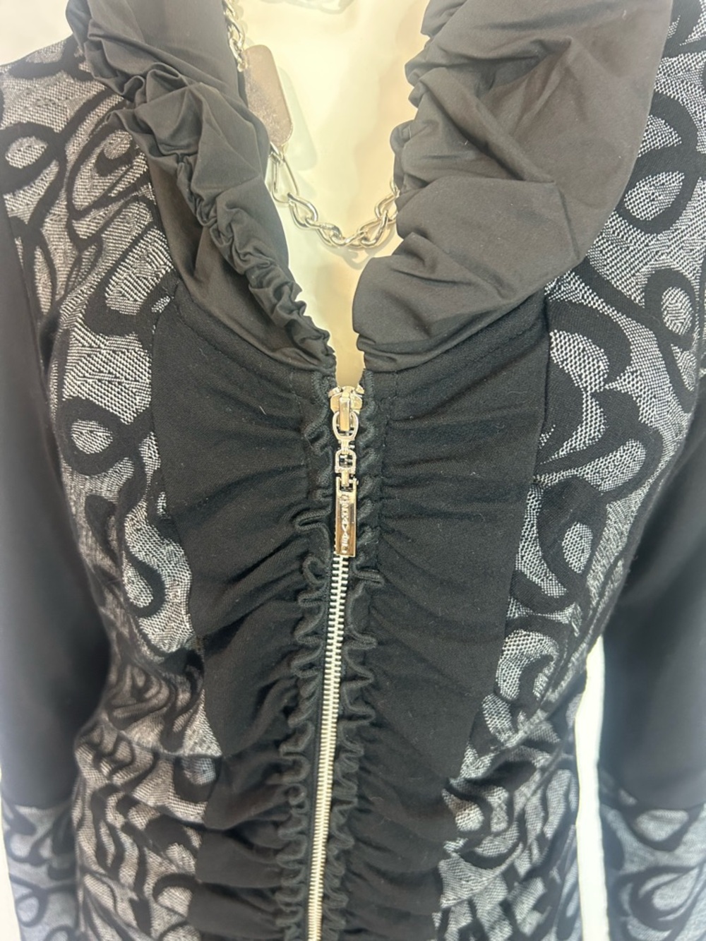 Gorgeous Black and Gray Ruffle-Trim Zip-Front Tunic❤️M - Picture 5 of 14